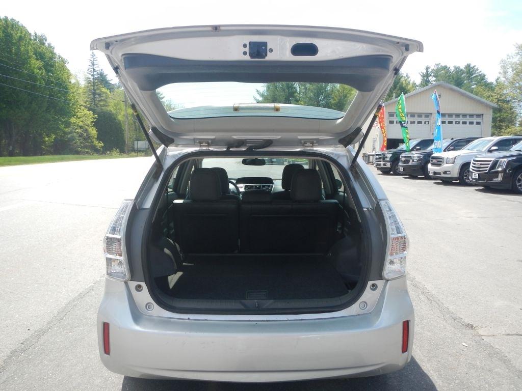 Toyota Prius V Five 2013