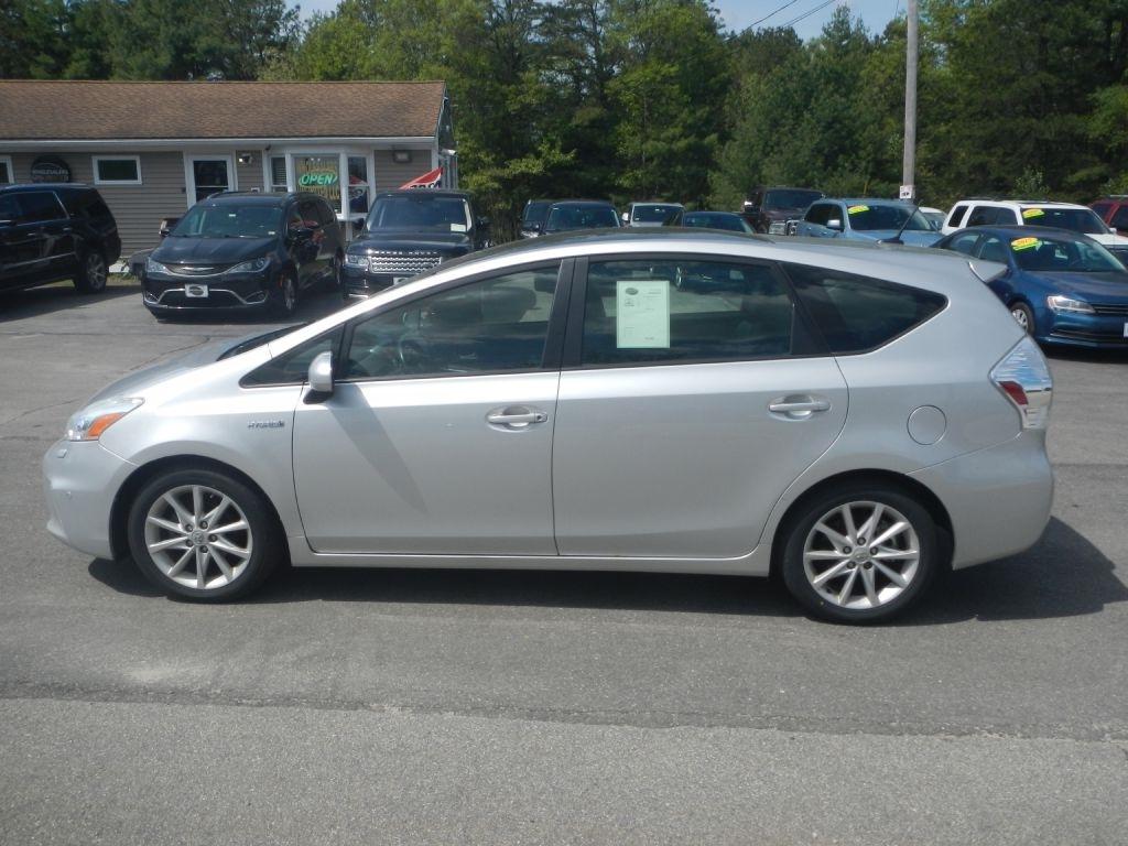 Toyota Prius V Five 2013