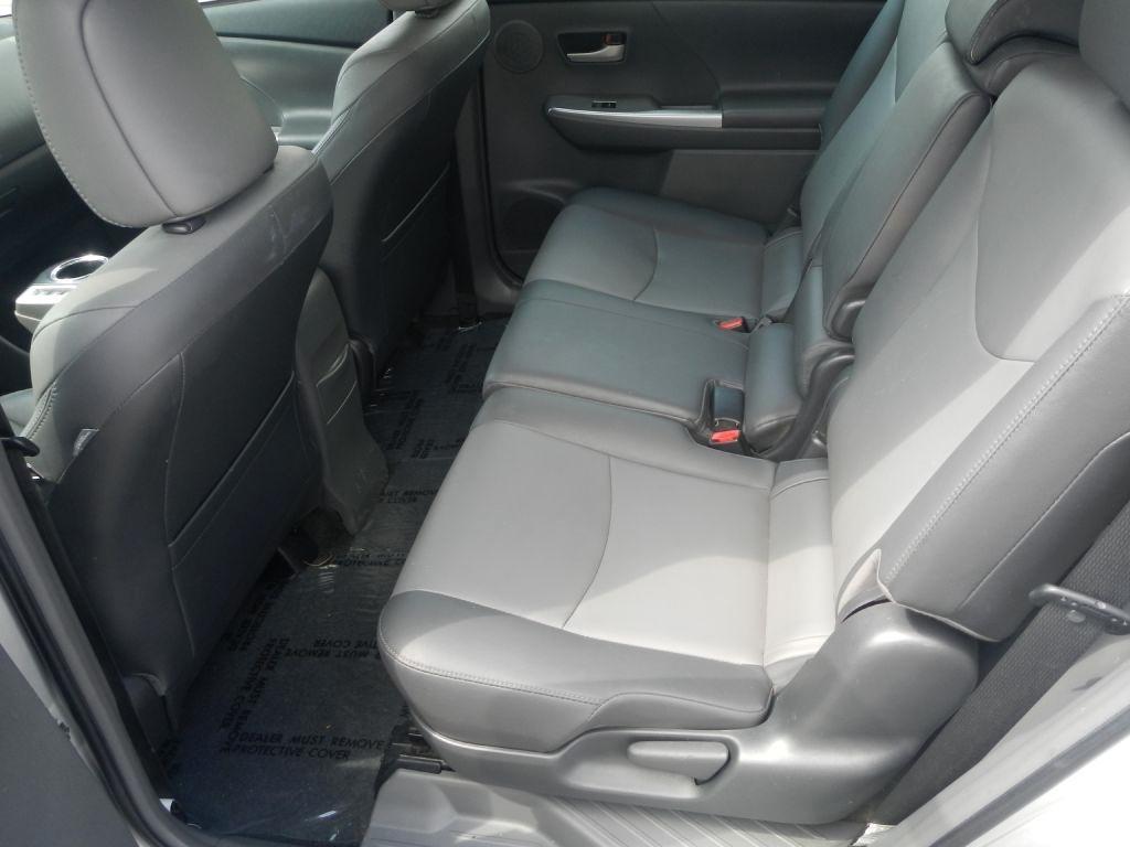 Toyota Prius V Five 2013