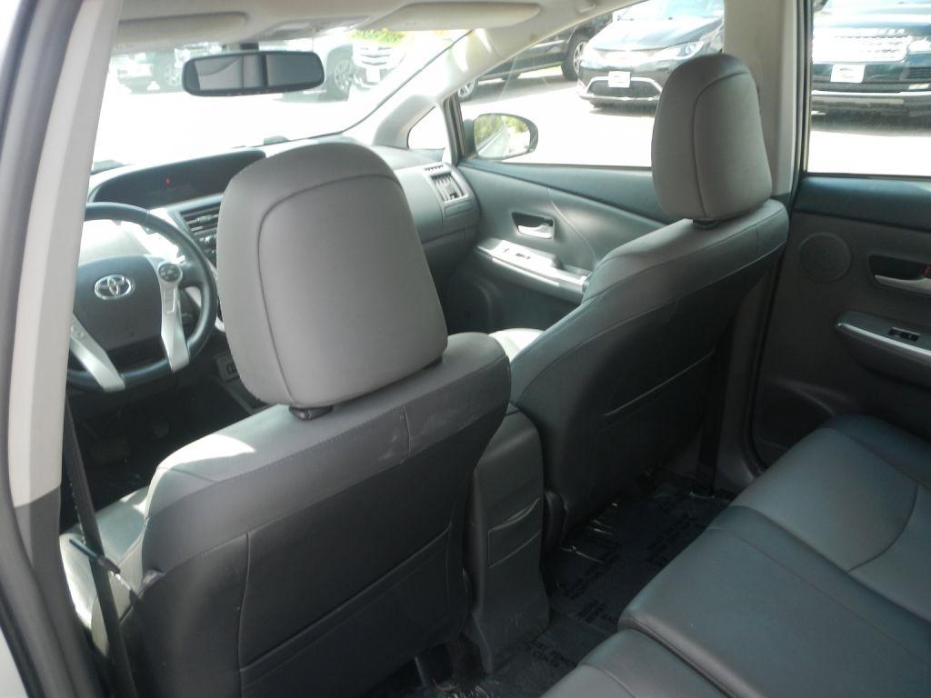 Toyota Prius V Five 2013