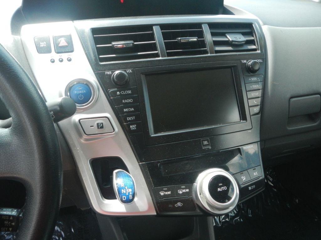 Toyota Prius V Five 2013