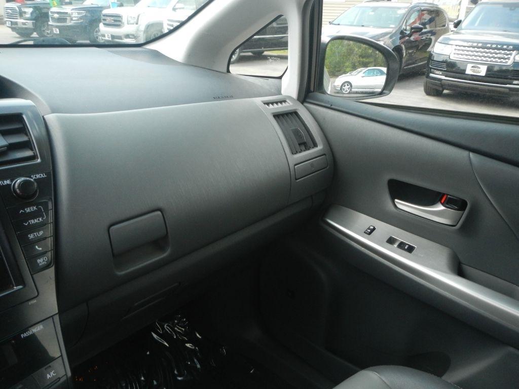 Toyota Prius V Five 2013