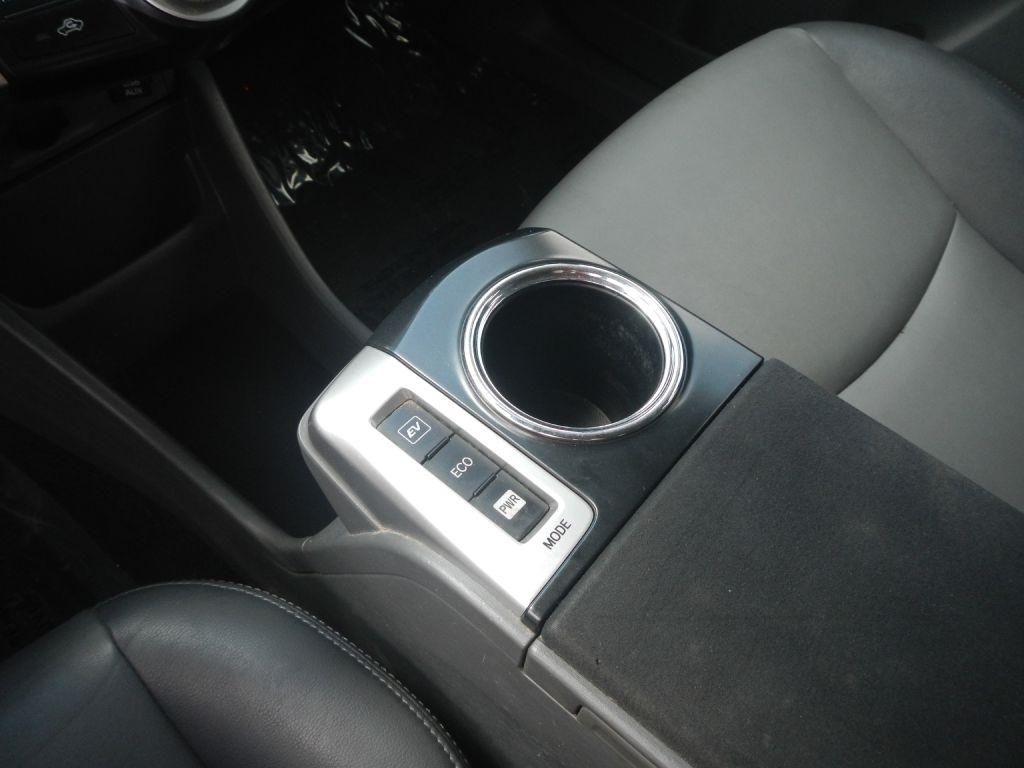 Toyota Prius V Five 2013