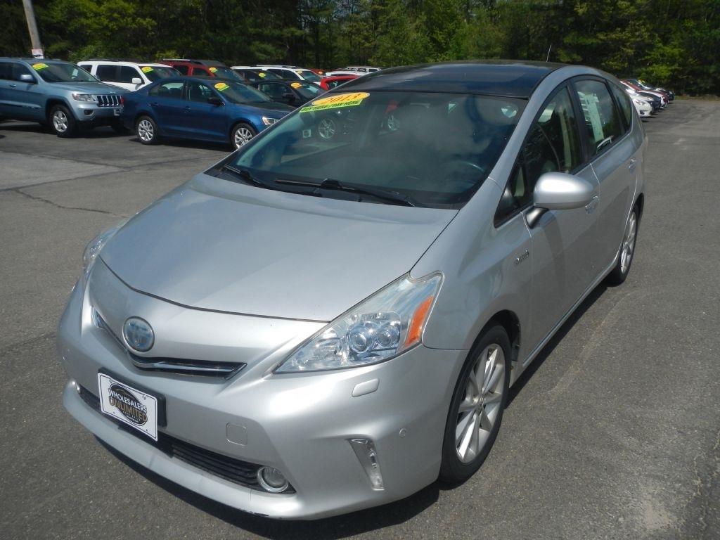Toyota Prius V Five 2013