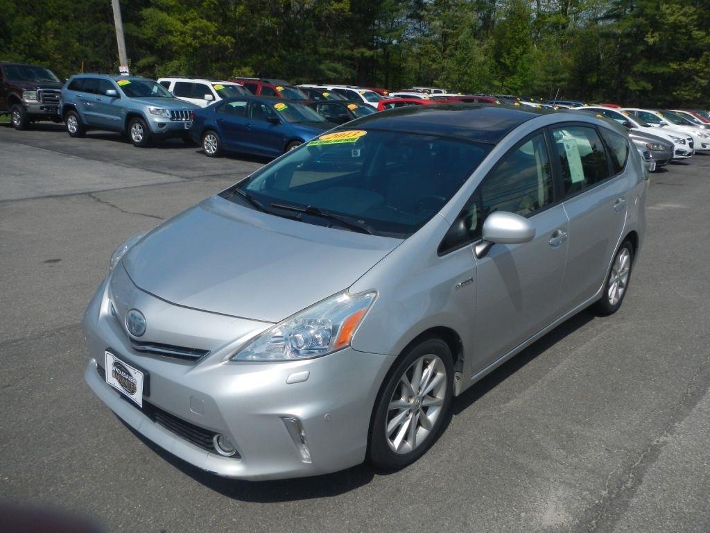 Toyota Prius V Five 2013