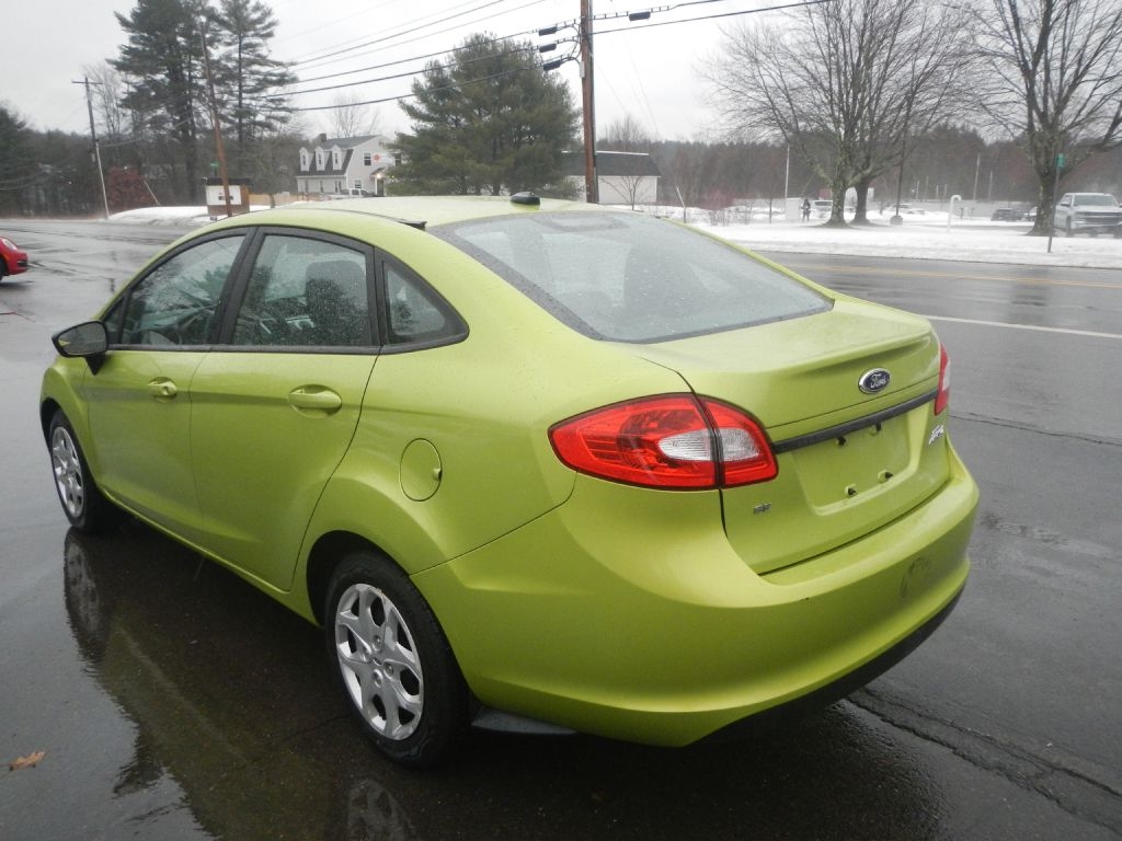 Ford Fiesta SE Sedan 2012