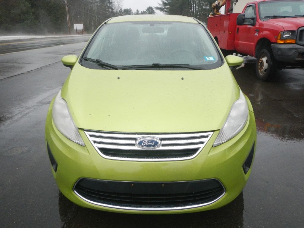 Ford Fiesta SE Sedan 2012
