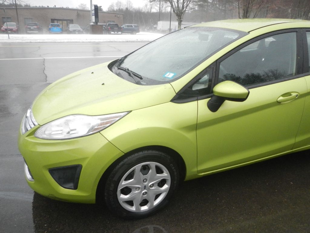 Ford Fiesta SE Sedan 2012