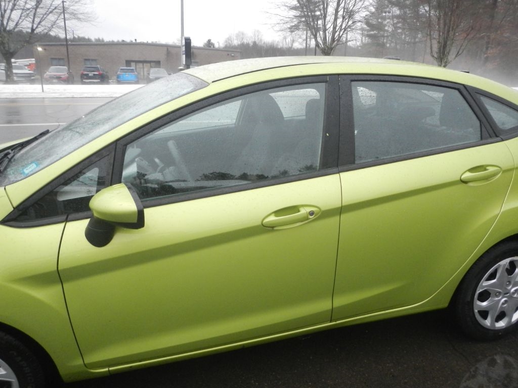 Ford Fiesta SE Sedan 2012