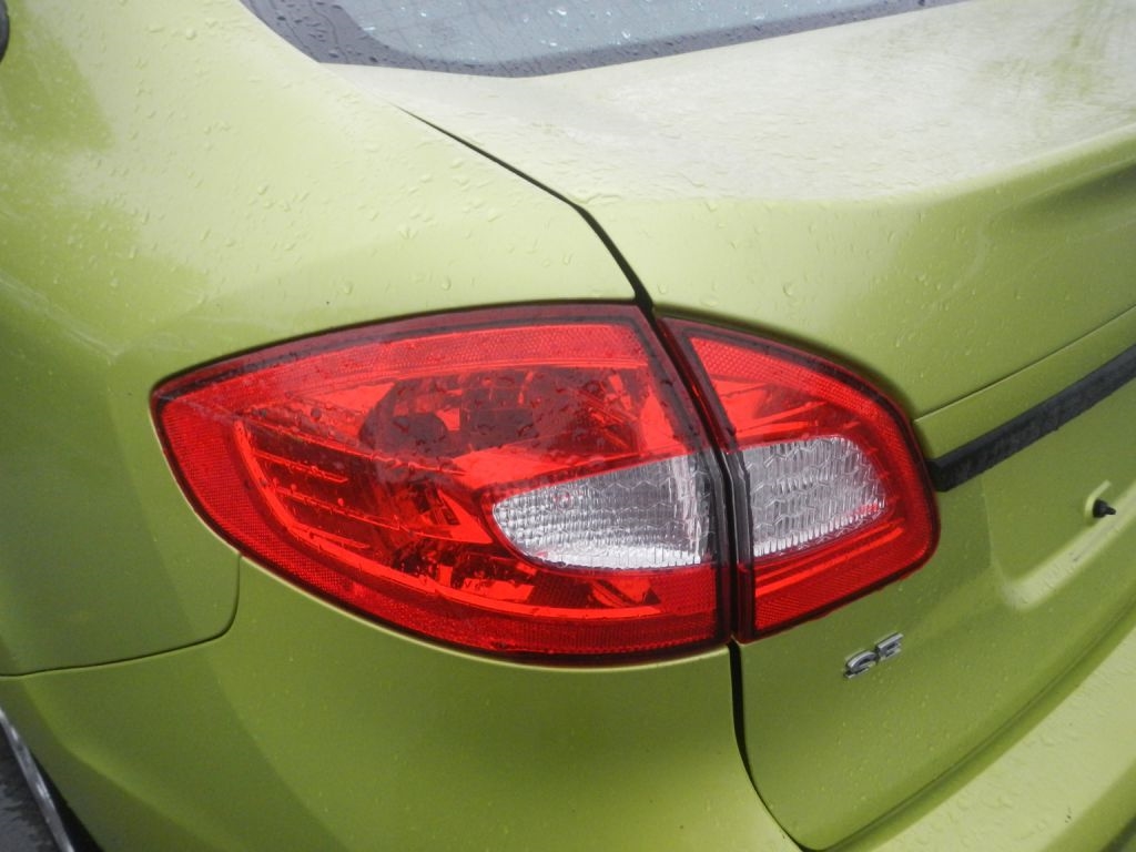 Ford Fiesta SE Sedan 2012