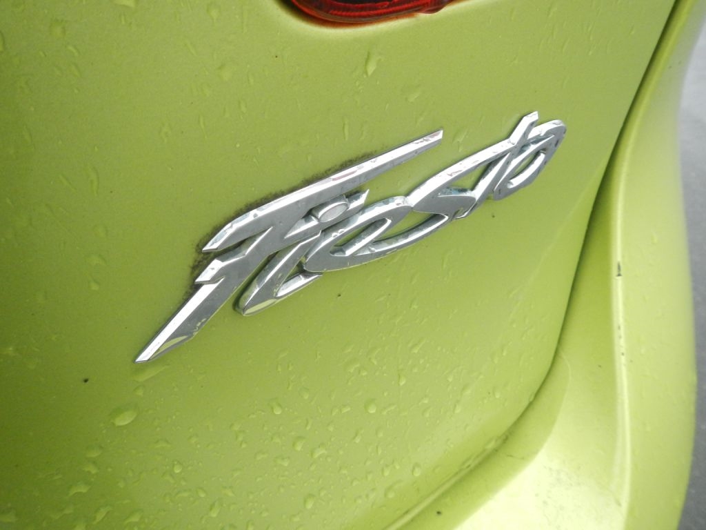 Ford Fiesta SE Sedan 2012