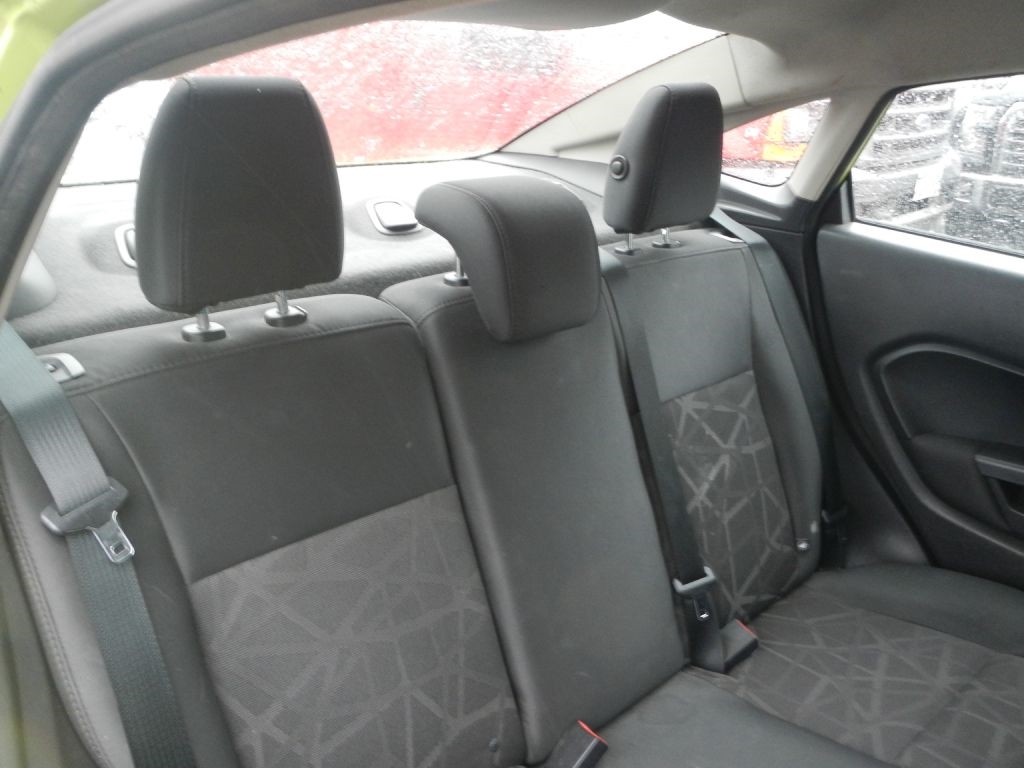 Ford Fiesta SE Sedan 2012