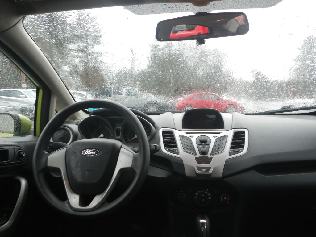 Ford Fiesta SE Sedan 2012