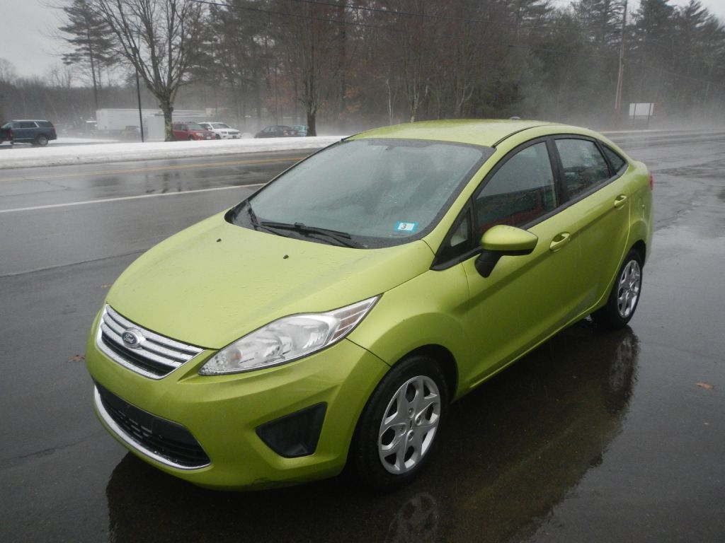 Ford Fiesta SE Sedan 2012