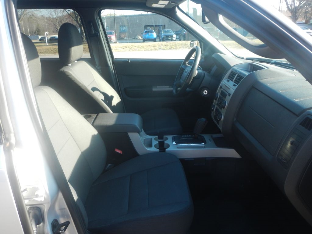 Ford Escape XLT 4WD 2012