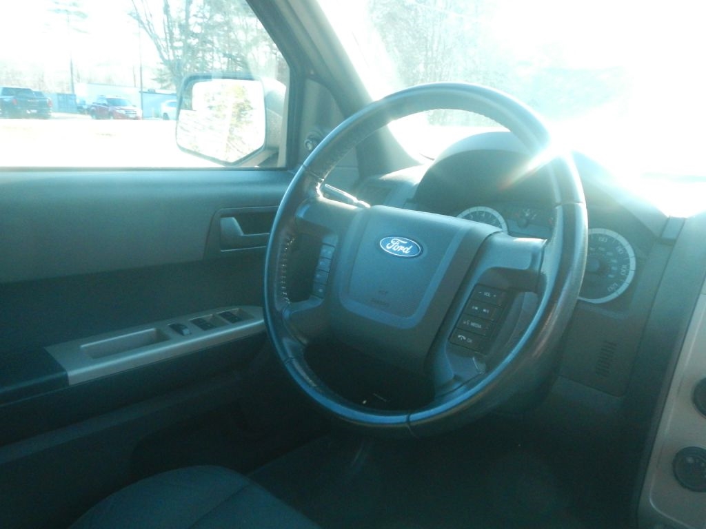 Ford Escape XLT 4WD 2012