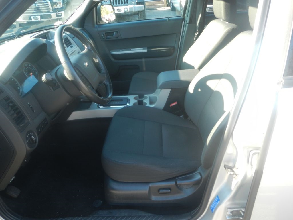 Ford Escape XLT 4WD 2012