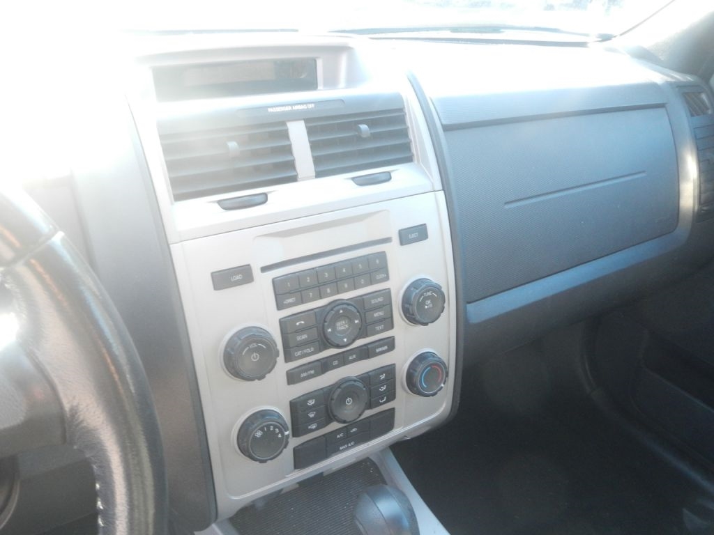 Ford Escape XLT 4WD 2012