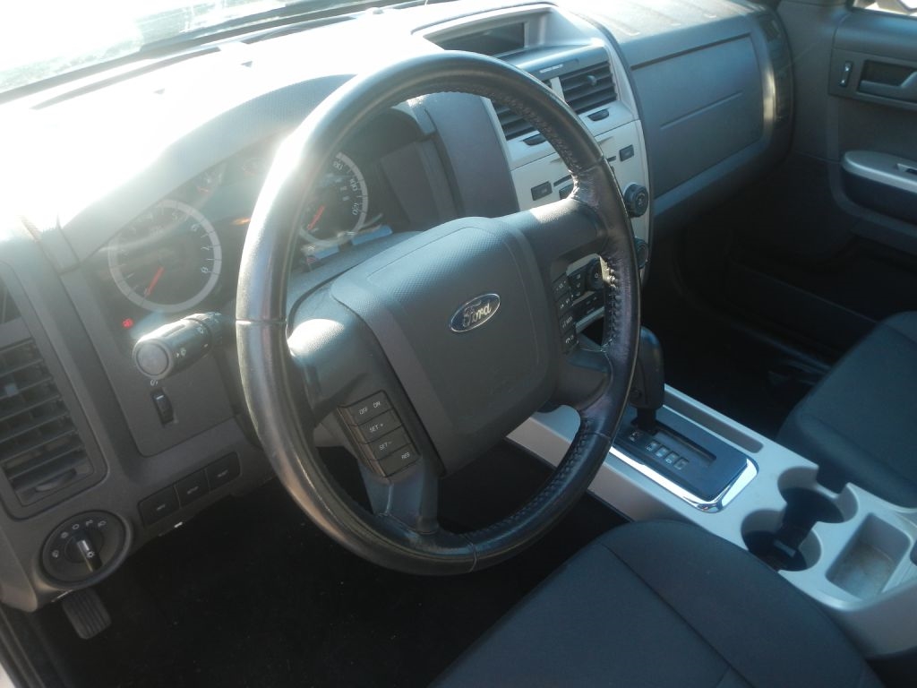 Ford Escape XLT 4WD 2012