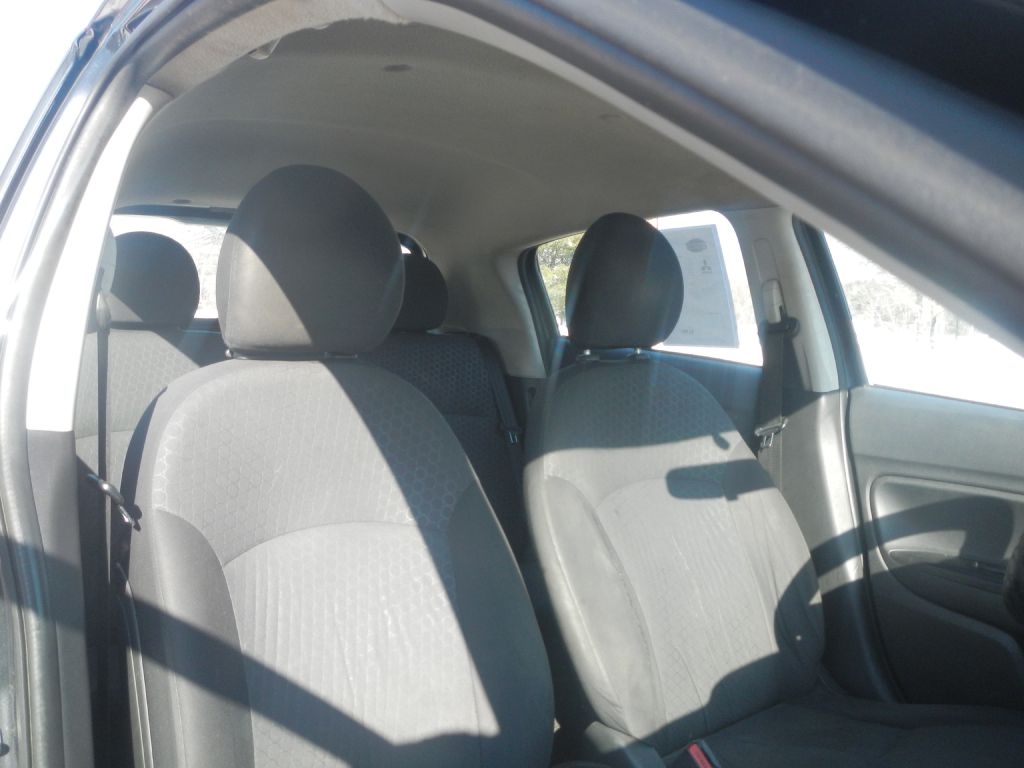 Mitsubishi Mirage ES 2015