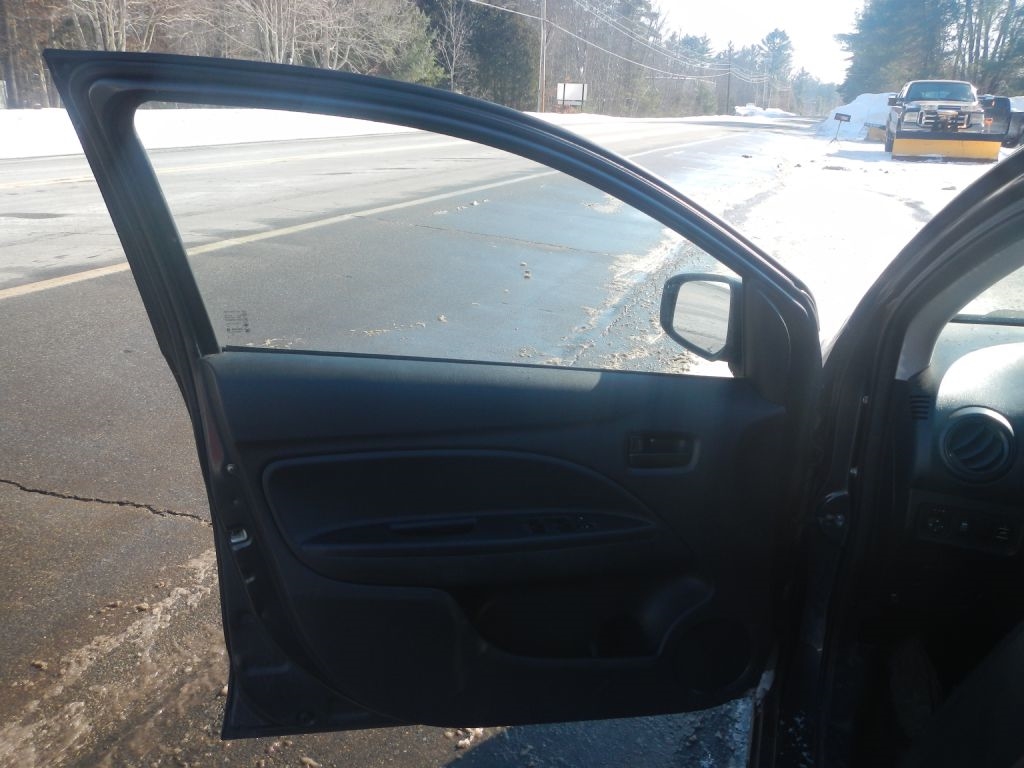 Mitsubishi Mirage ES 2015