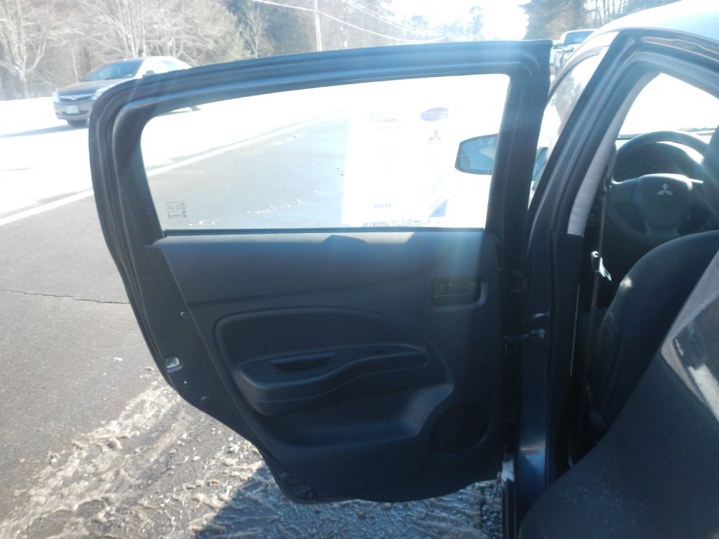 Mitsubishi Mirage ES 2015