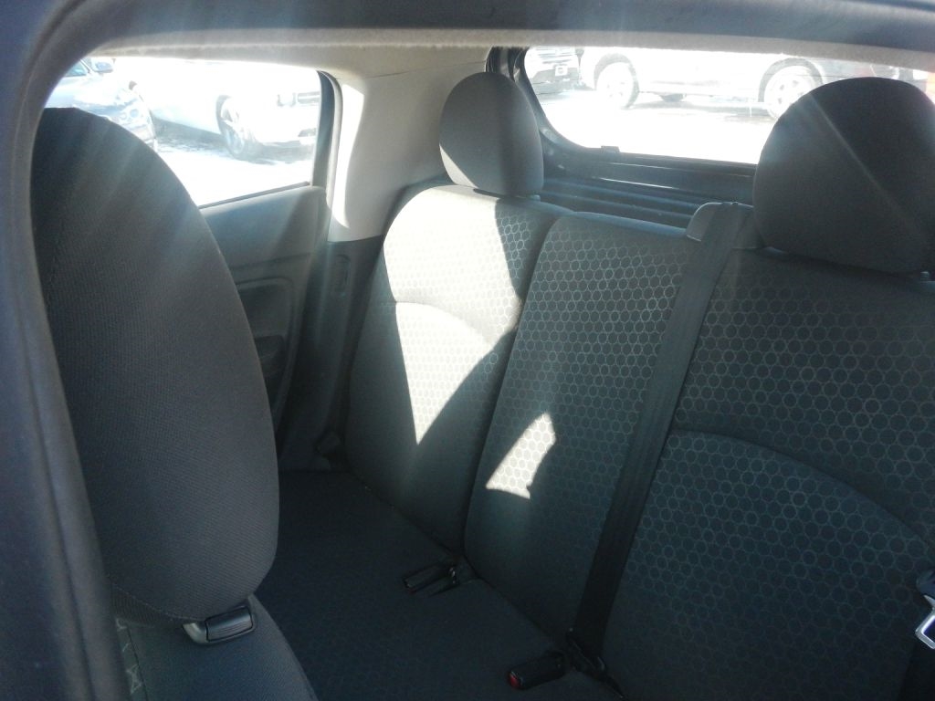 Mitsubishi Mirage ES 2015