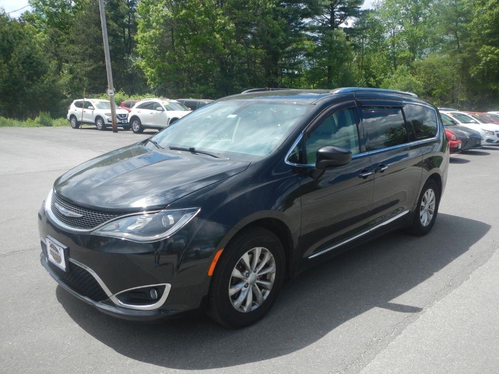 2018 Chrysler Pacifica Touring-L