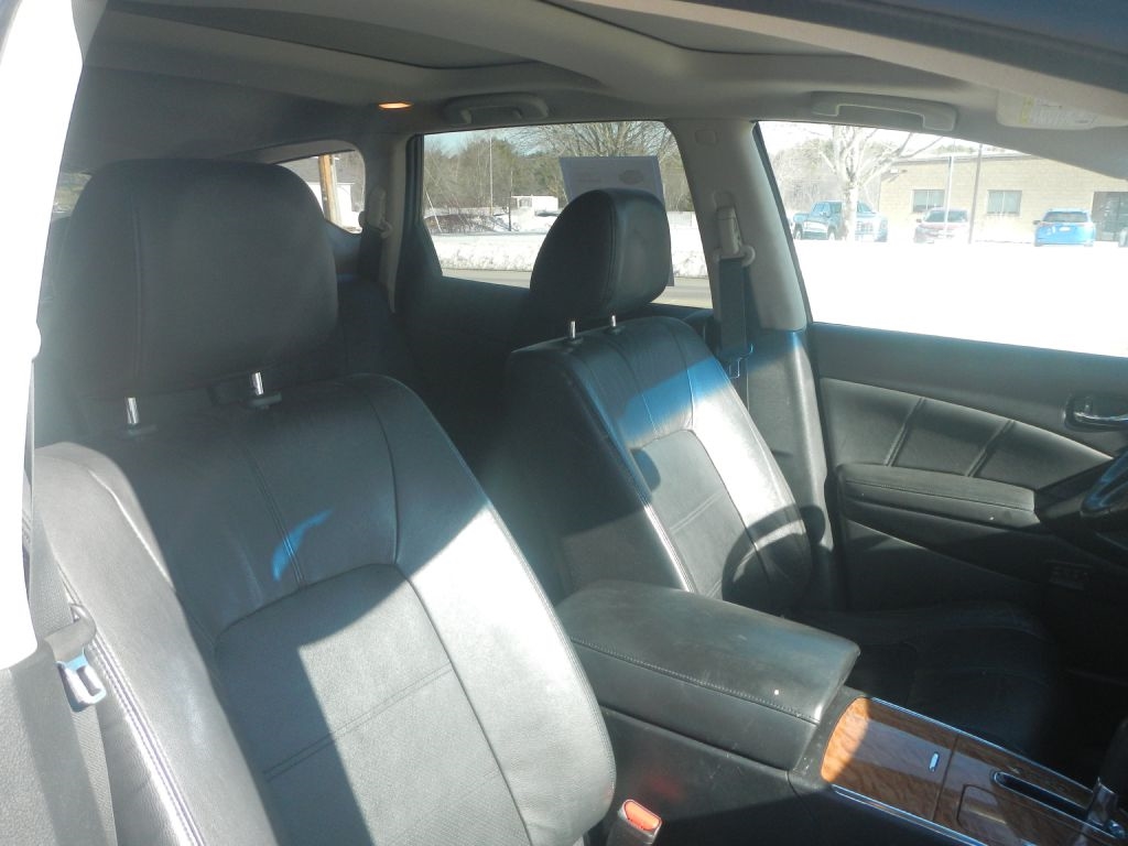 Nissan Murano S AWD 2011