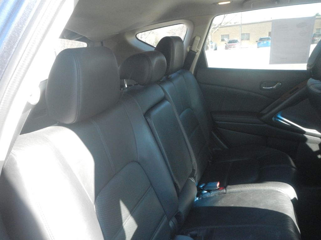 Nissan Murano S AWD 2011