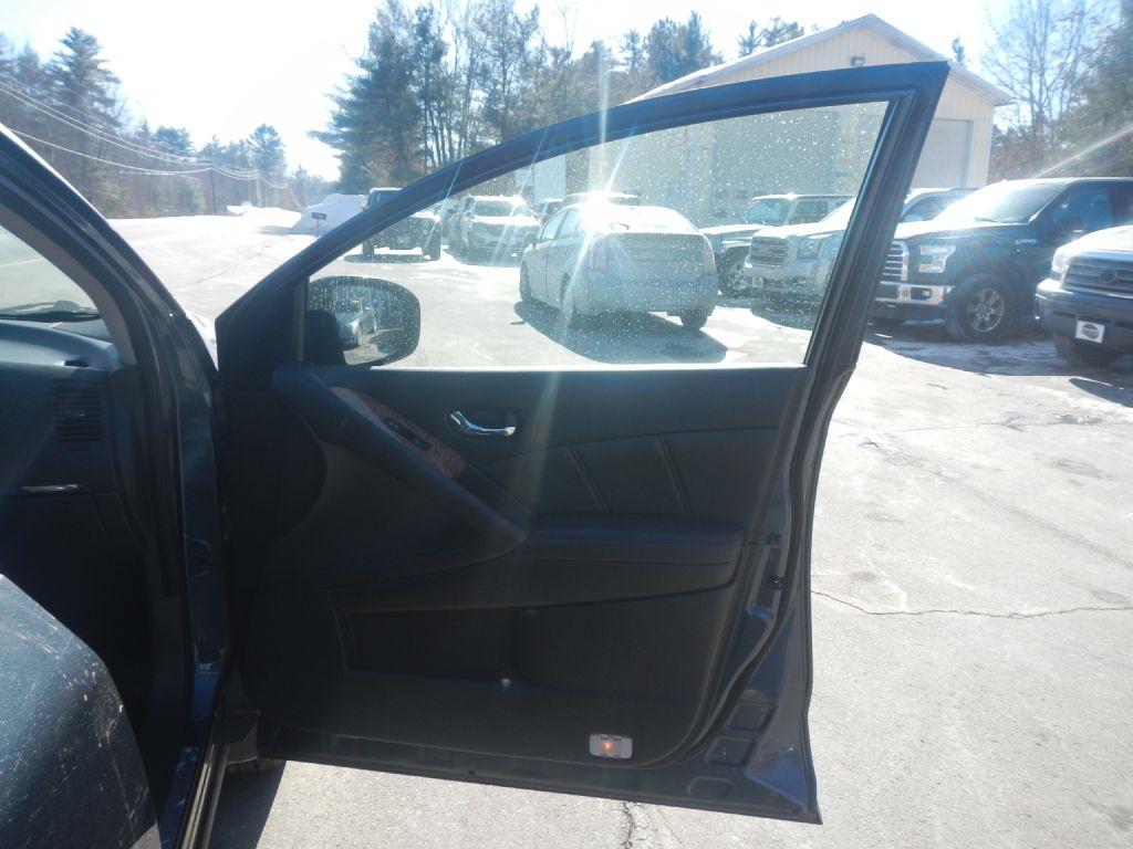 Nissan Murano S AWD 2011