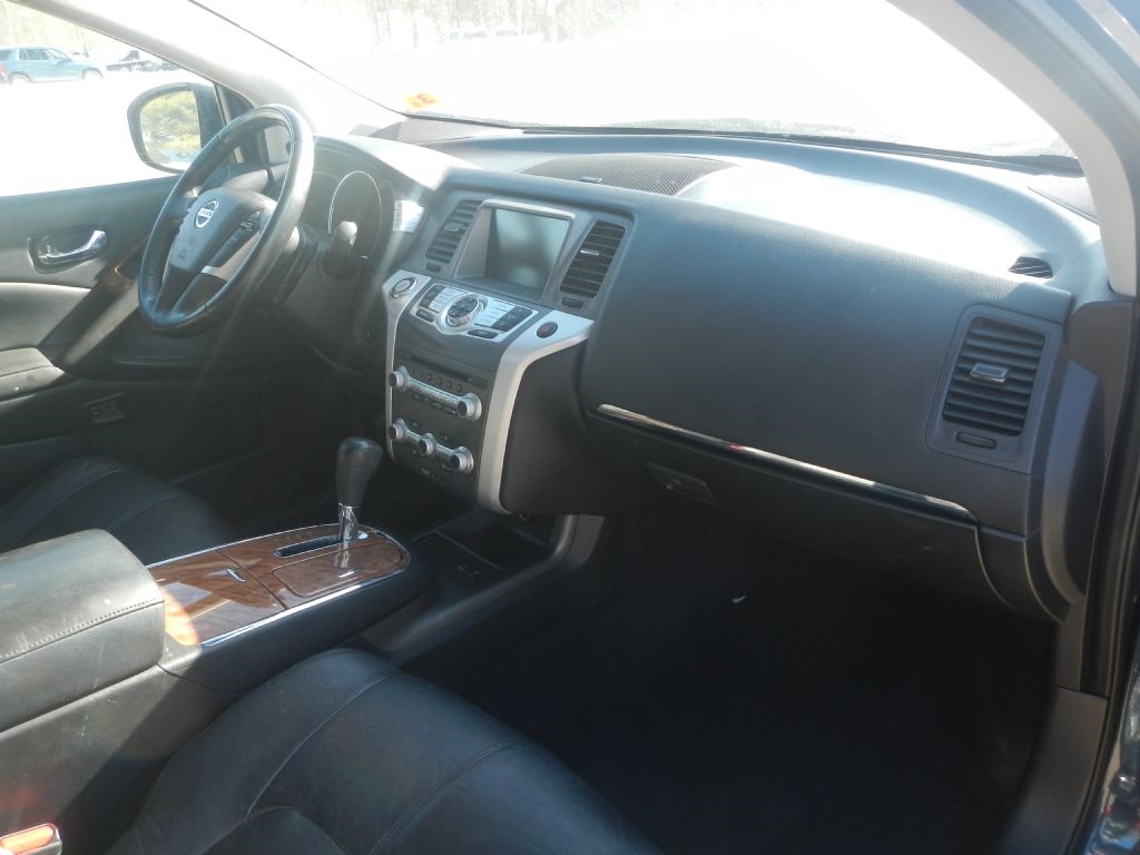 Nissan Murano S AWD 2011