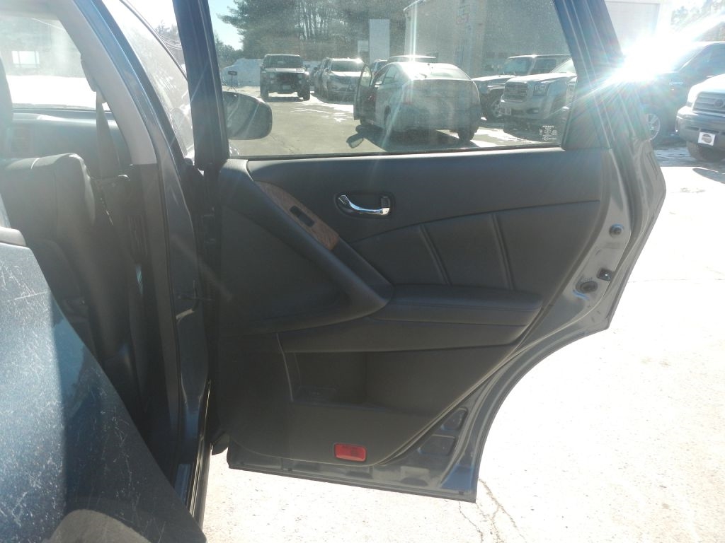 Nissan Murano S AWD 2011