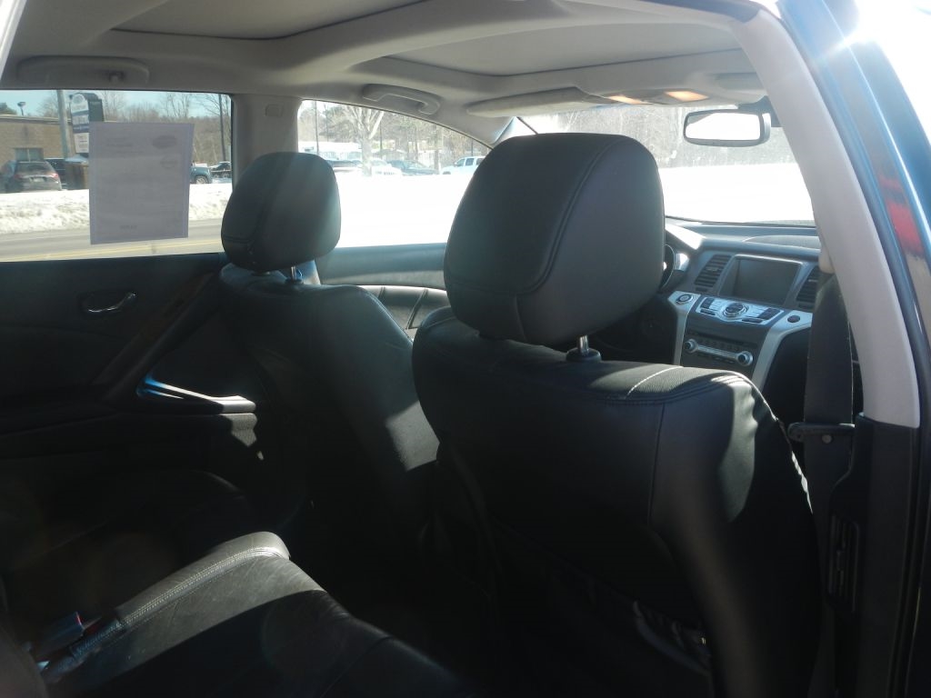 Nissan Murano S AWD 2011