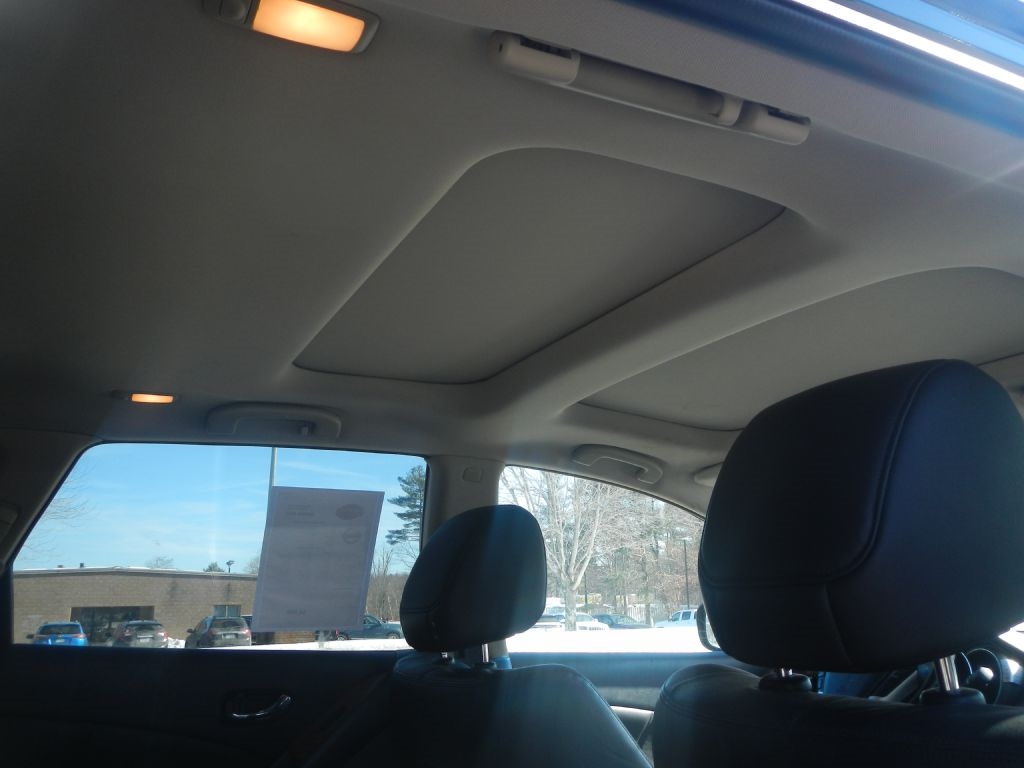 Nissan Murano S AWD 2011