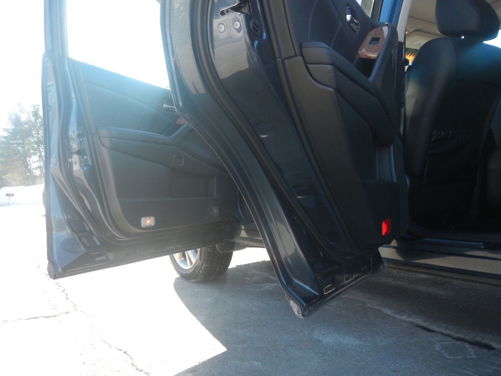 Nissan Murano S AWD 2011