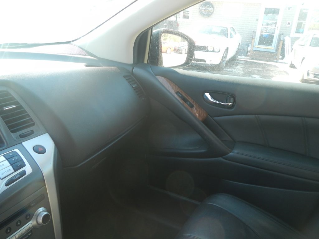 Nissan Murano S AWD 2011