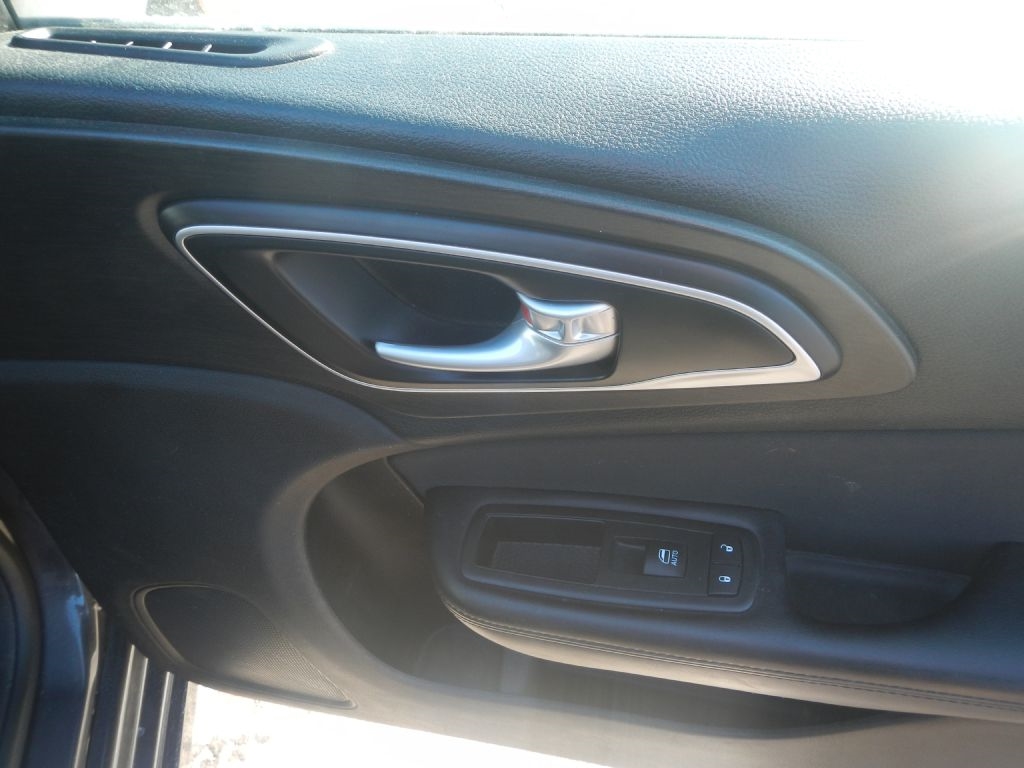 Chrysler 200 Limited 2015