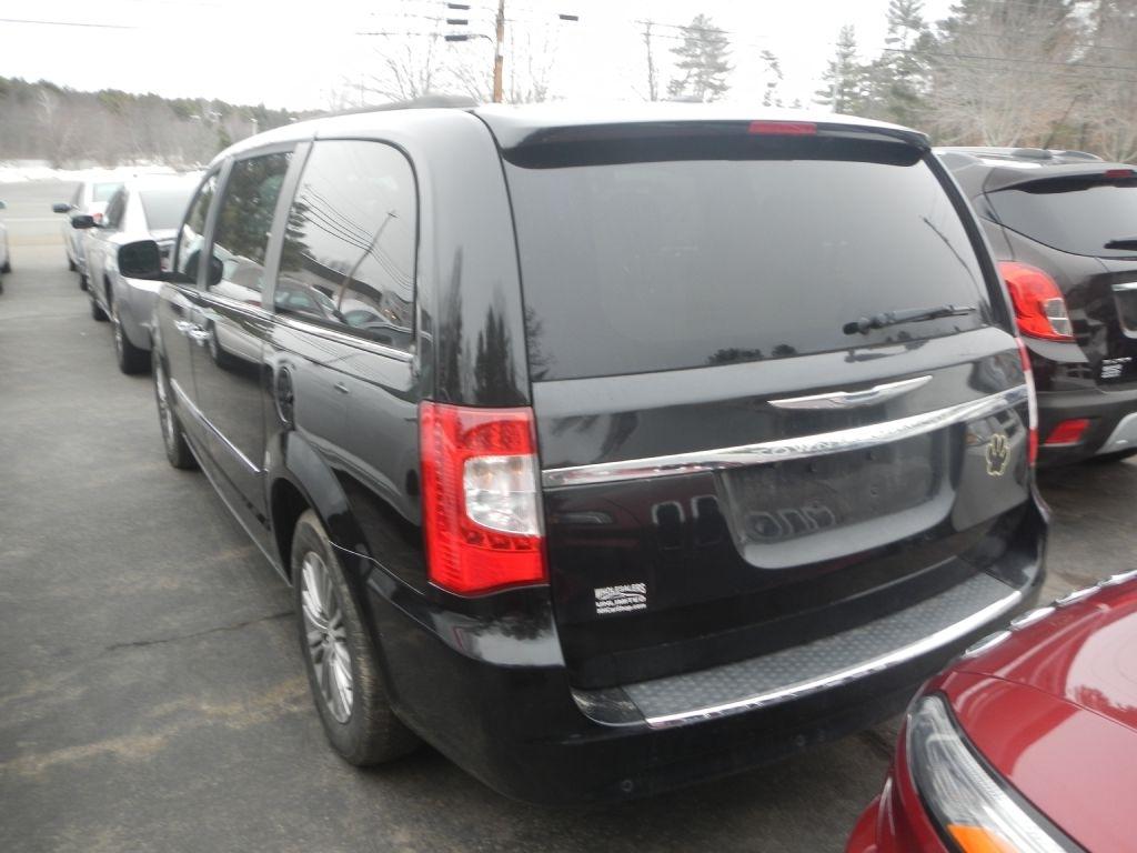 Chrysler Town & Country Touring-L 2014