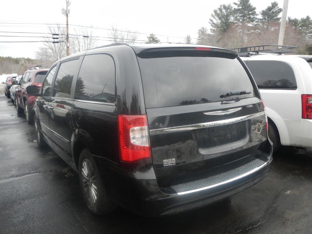 Chrysler Town & Country Touring-L 2014