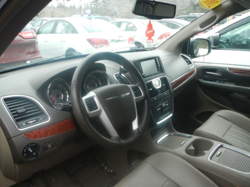 Chrysler Town & Country Touring-L 2014