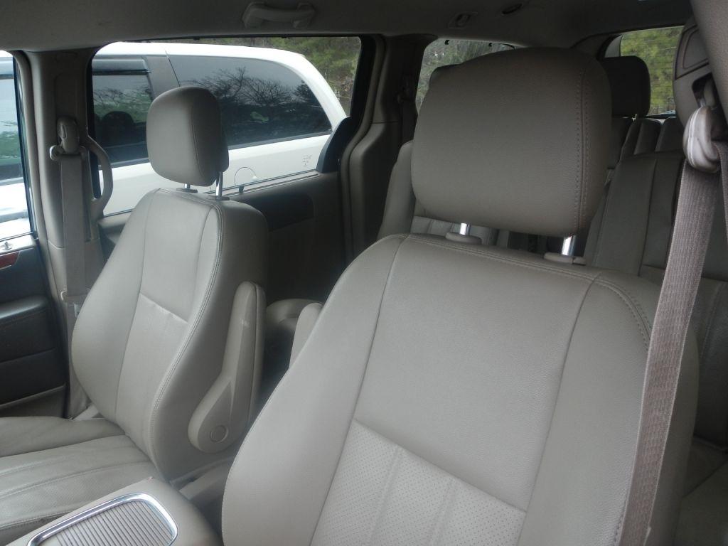 Chrysler Town & Country Touring-L 2014