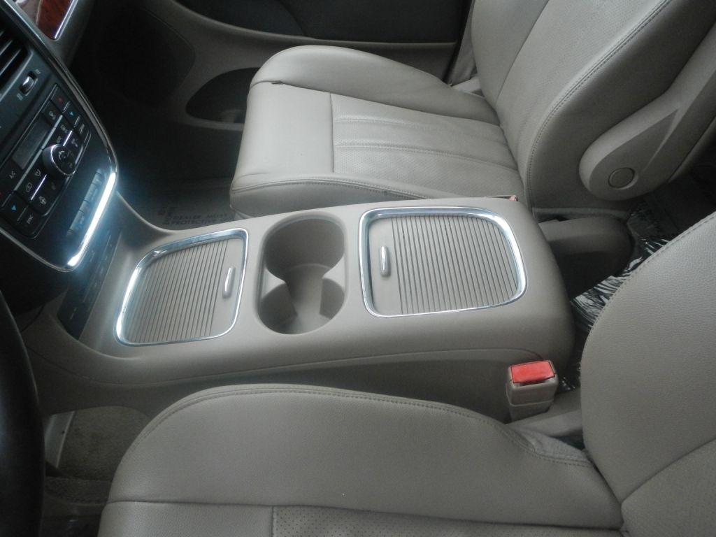 Chrysler Town & Country Touring-L 2014