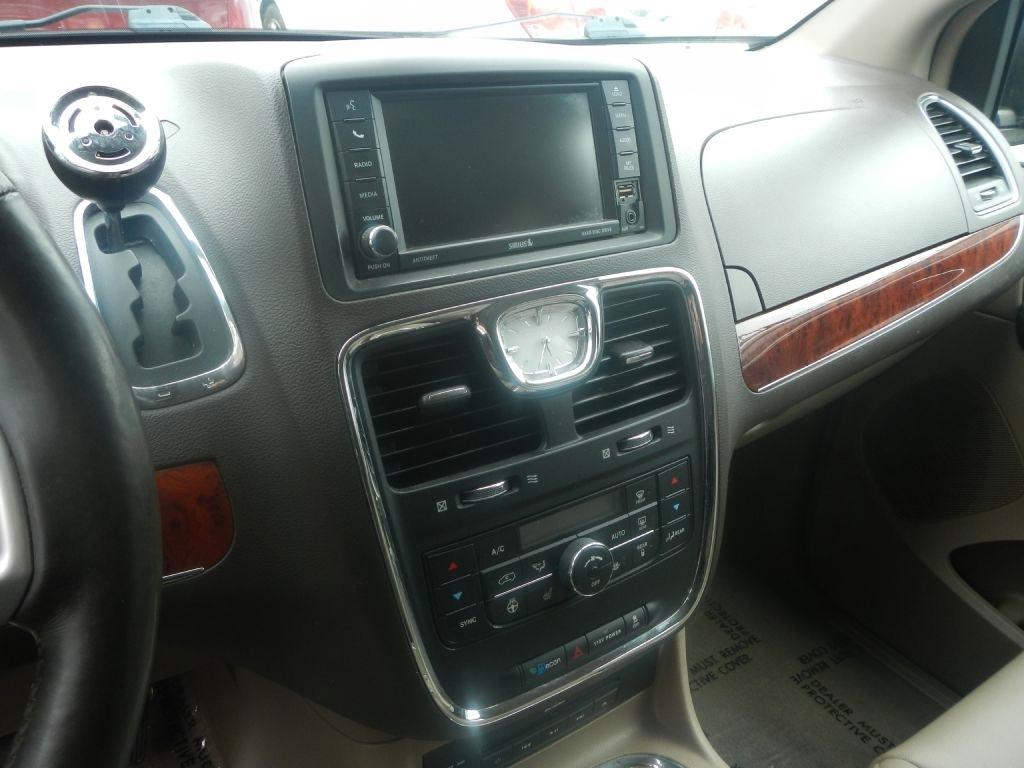 Chrysler Town & Country Touring-L 2014