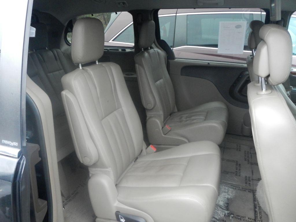 Chrysler Town & Country Touring-L 2014