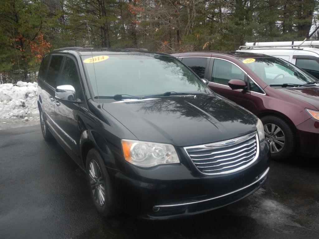 2014 Chrysler Town & Country Touring-L