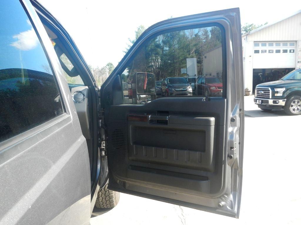 Ford F-350 SD Lariat Crew Cab 4WD 2009