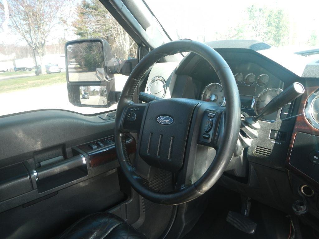 Ford F-350 SD Lariat Crew Cab 4WD 2009