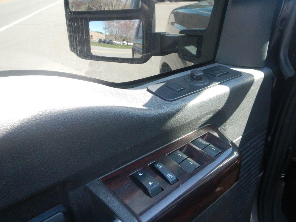 Ford F-350 SD Lariat Crew Cab 4WD 2009