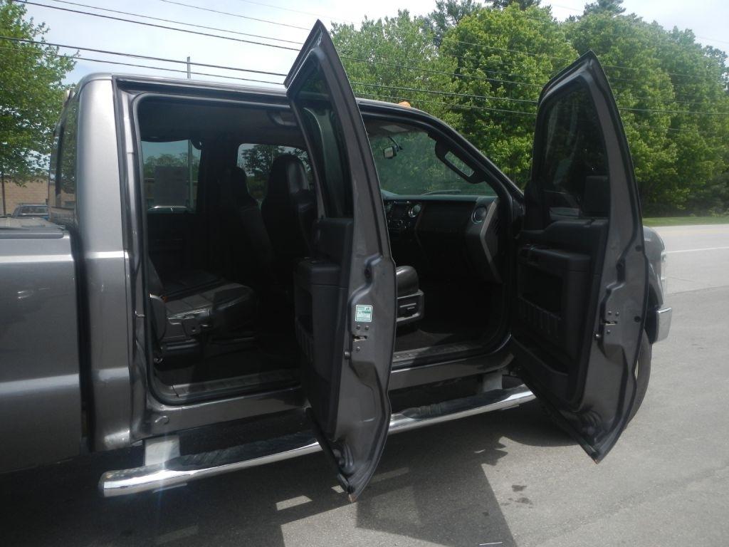 Ford F-350 SD Lariat Crew Cab 4WD 2009